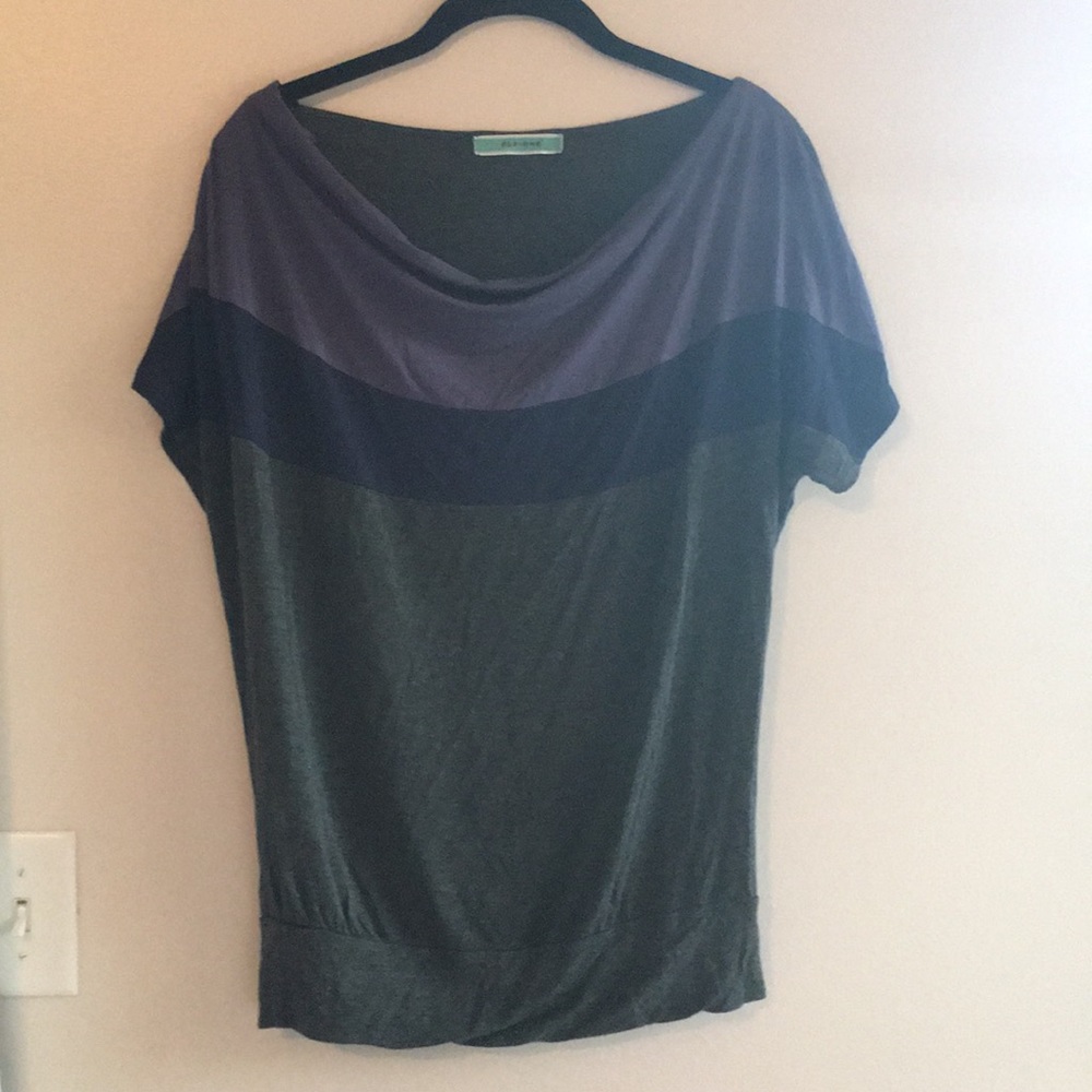 Pleione Cowell neck top, size xs. Fits larger